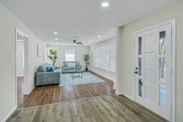 805 Ross Trail, Arlington, TX 76012