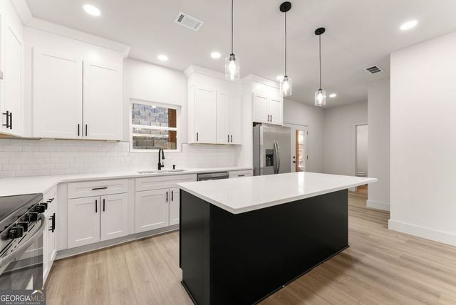 388 Oakland Drive, Gainesville, GA 30501