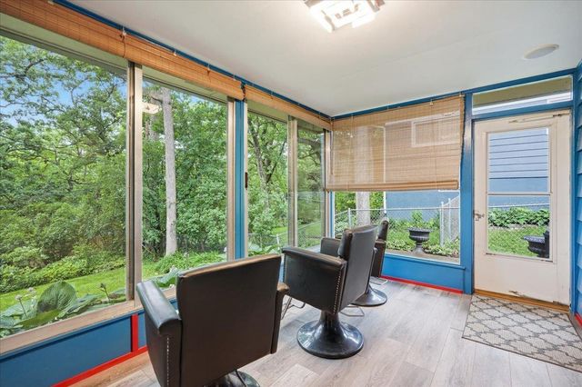 6105 Queens Way, Monona, WI 53716