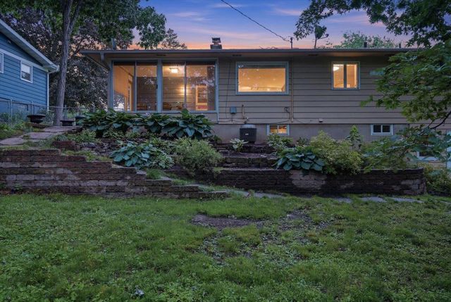 6105 Queens Way, Monona, WI 53716