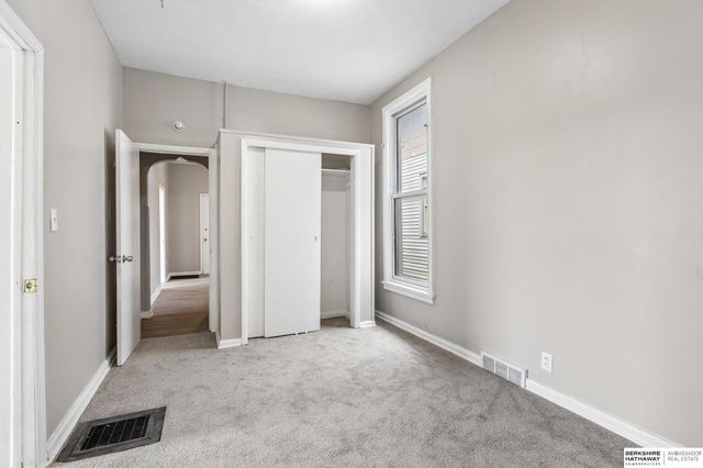 2207 N 16th Street, Omaha, NE 68110