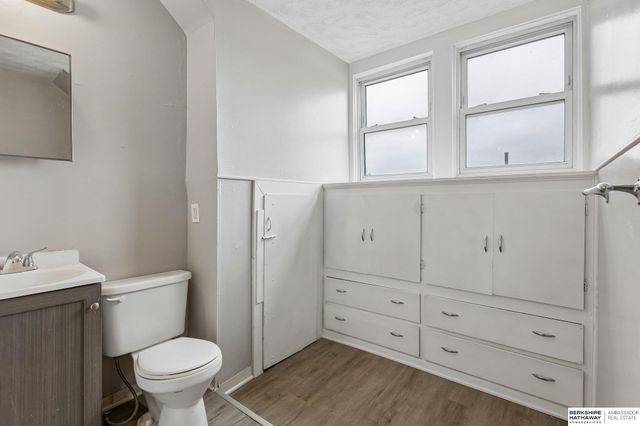 2207 N 16th Street, Omaha, NE 68110