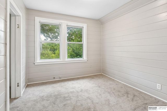 2207 N 16th Street, Omaha, NE 68110