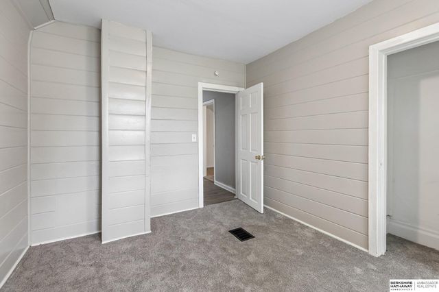 2207 N 16th Street, Omaha, NE 68110