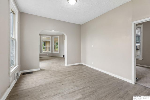 2207 N 16th Street, Omaha, NE 68110
