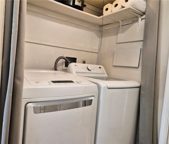 69 New Wickham Drive, Penfield, NY 14526