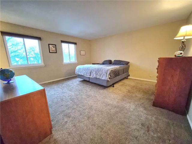 69 New Wickham Drive, Penfield, NY 14526