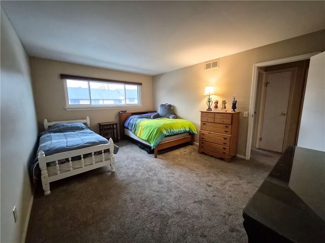 69 New Wickham Drive, Penfield, NY 14526