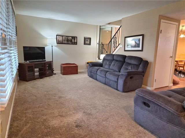 69 New Wickham Drive, Penfield, NY 14526