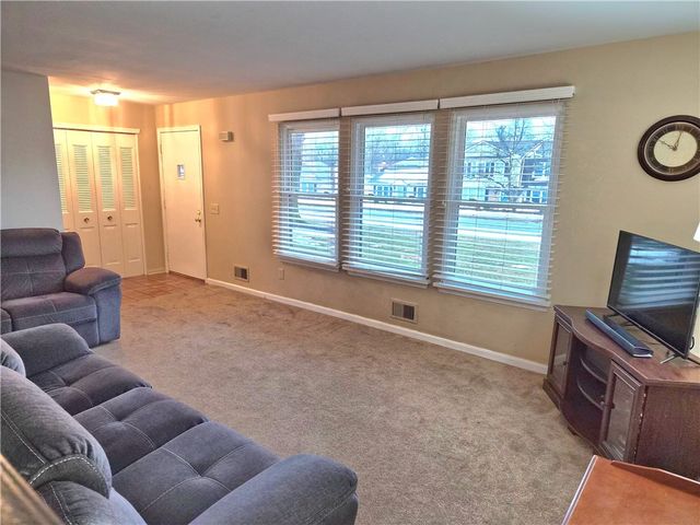 69 New Wickham Drive, Penfield, NY 14526