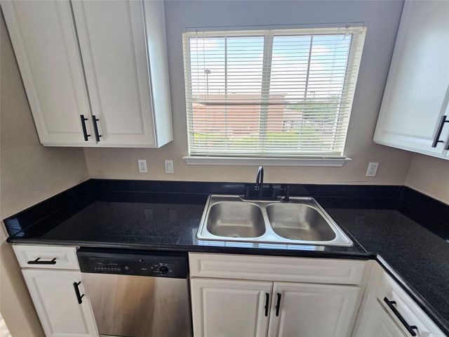 9200 Westheimer Road 203, Houston, TX 77063