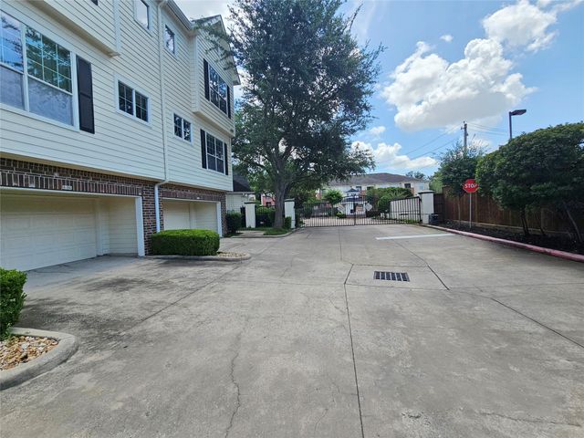 9200 Westheimer Road 203, Houston, TX 77063