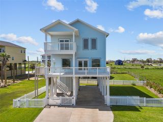 11202 Reagor Way, Galveston, TX 77554