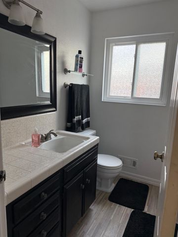 1125 Athens Ave, Modesto, CA 95350