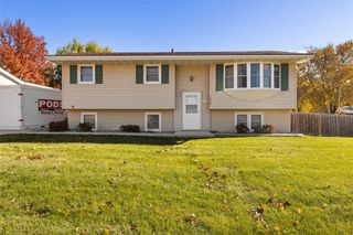 1210 Meadow Drive, Norwalk, IA 50211