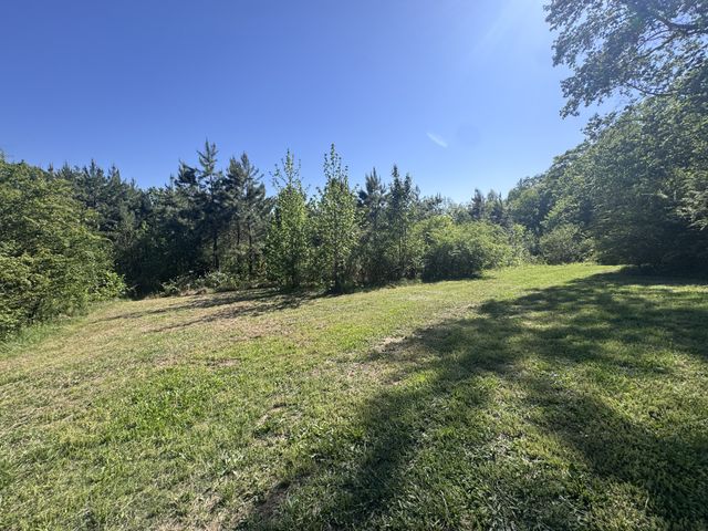 1079 Harristown Rd, Ashland City, TN 37015