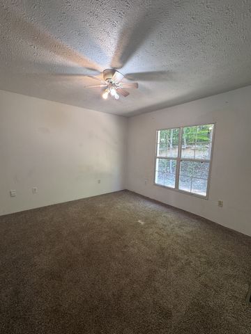 1079 Harristown Rd, Ashland City, TN 37015
