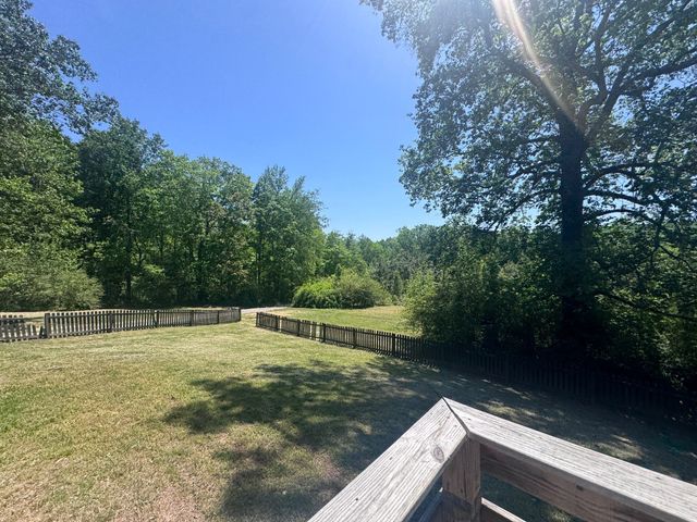 1079 Harristown Rd, Ashland City, TN 37015