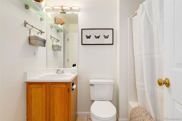 5712 W Asbury Place B202, Denver, CO 80227