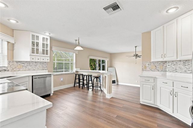 7326 YARDLEY WAY, Tampa, FL 33647
