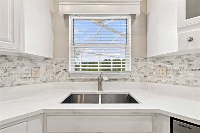 7326 YARDLEY WAY, Tampa, FL 33647
