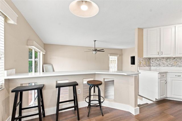 7326 YARDLEY WAY, Tampa, FL 33647