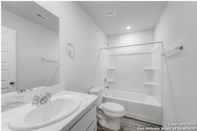 701 Cadena Loop, Kenedy, TX 78119