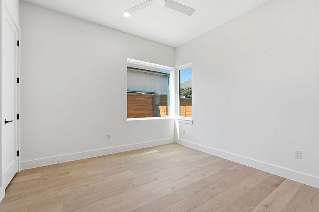 5708 Nancy DR 3, Austin, TX 78745