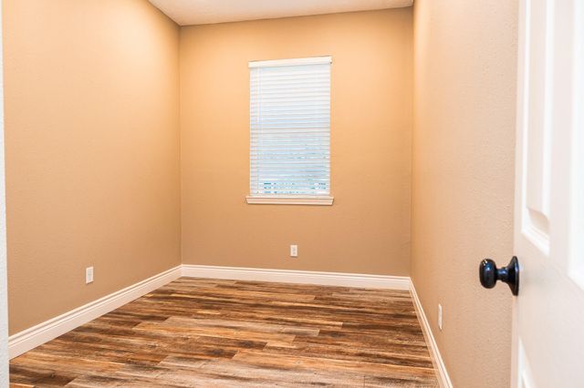 1306 S Austin Street, Brenham, TX 77833