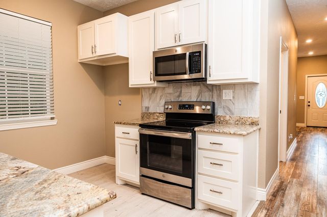 1306 S Austin Street, Brenham, TX 77833