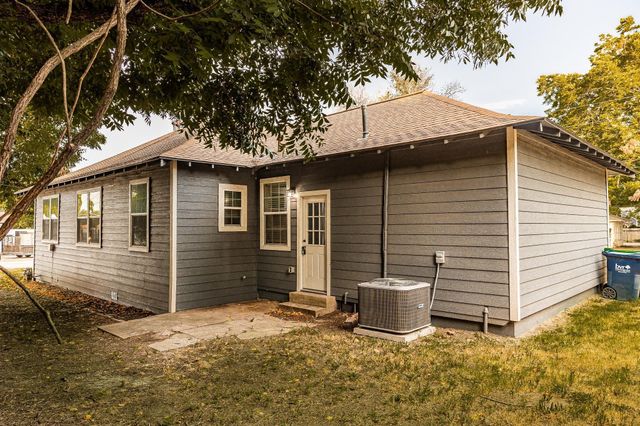 1306 S Austin Street, Brenham, TX 77833