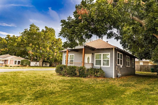 1306 S Austin Street, Brenham, TX 77833