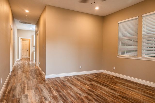 1306 S Austin Street, Brenham, TX 77833