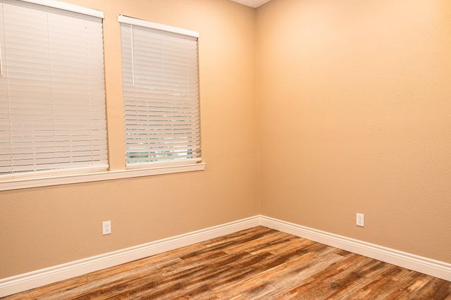 1306 S Austin Street, Brenham, TX 77833
