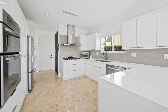 6061 SW 13th St, West Miami, FL 33144