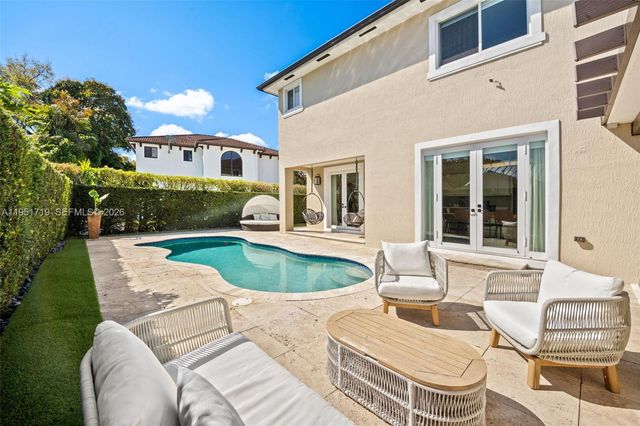 6061 SW 13th St, West Miami, FL 33144