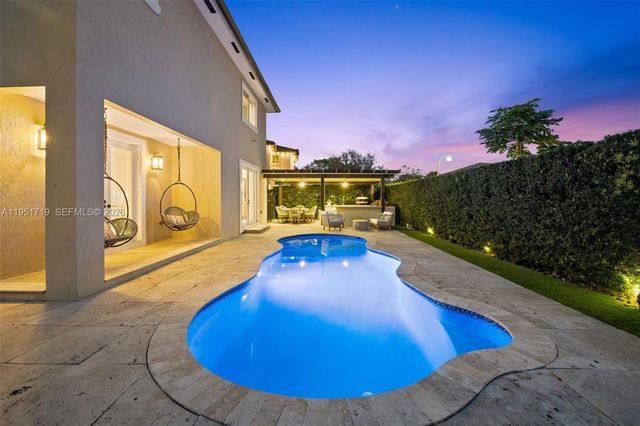 6061 SW 13th St, West Miami, FL 33144