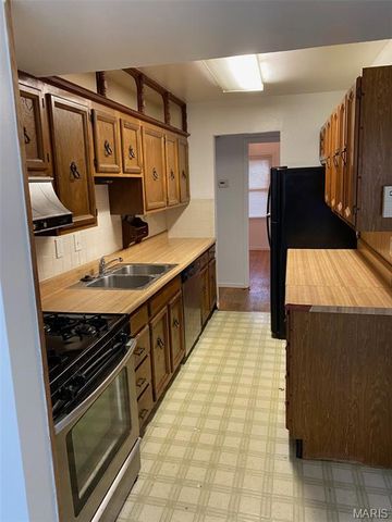 244 Presley Drive, St Louis, MO 63137