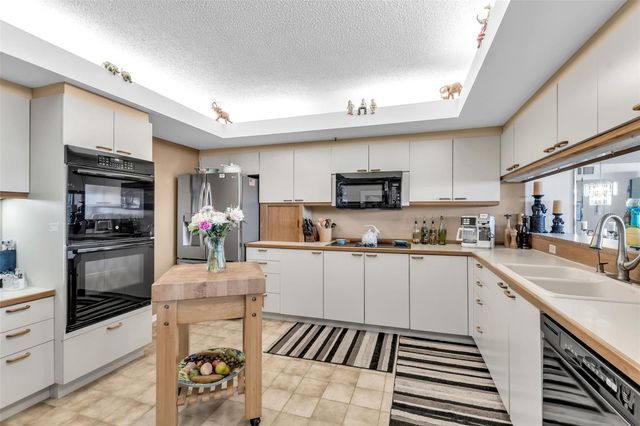 2110 HARBOURSIDE DRIVE 523, Longboat Key, FL 34228