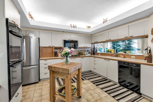 2110 HARBOURSIDE DRIVE 523, Longboat Key, FL 34228