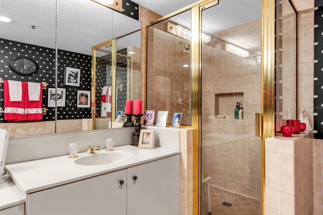 2110 HARBOURSIDE DRIVE 523, Longboat Key, FL 34228