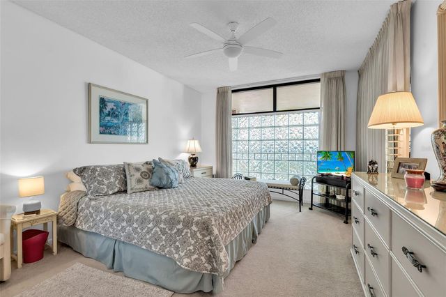 2110 HARBOURSIDE DRIVE 523, Longboat Key, FL 34228