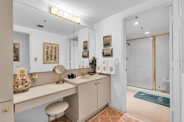 2110 HARBOURSIDE DRIVE 523, Longboat Key, FL 34228