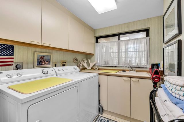 2110 HARBOURSIDE DRIVE 523, Longboat Key, FL 34228