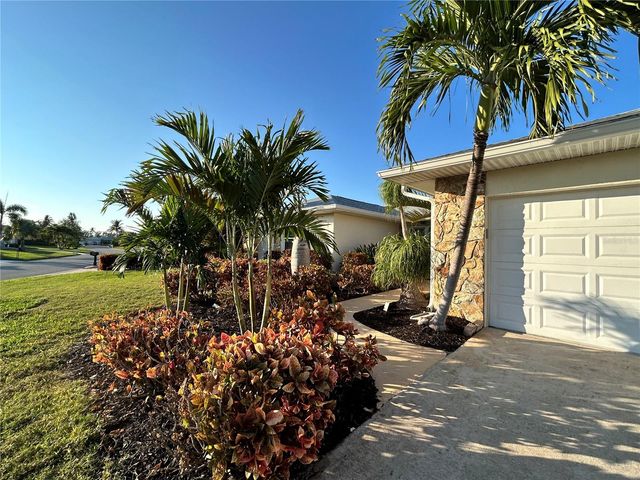 8611 51ST AVENUE W, Bradenton, FL 34210