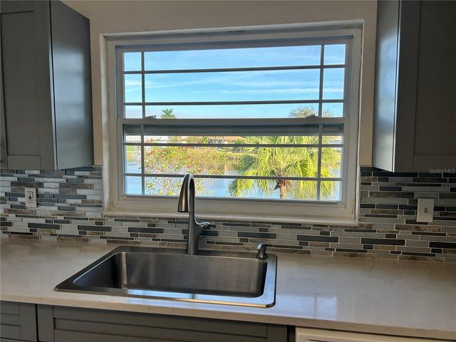 8611 51ST AVENUE W, Bradenton, FL 34210