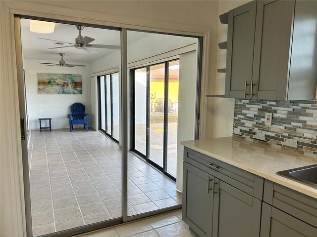 8611 51ST AVENUE W, Bradenton, FL 34210