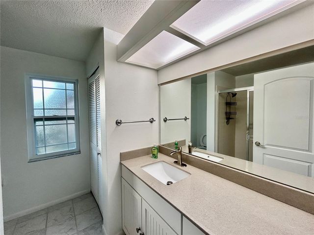 8611 51ST AVENUE W, Bradenton, FL 34210