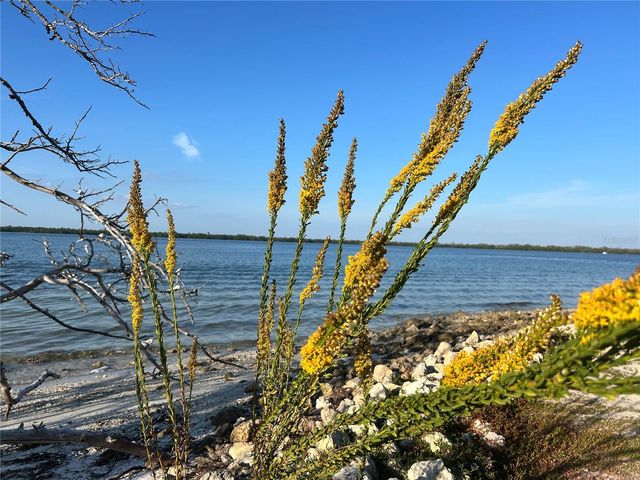 8611 51ST AVENUE W, Bradenton, FL 34210