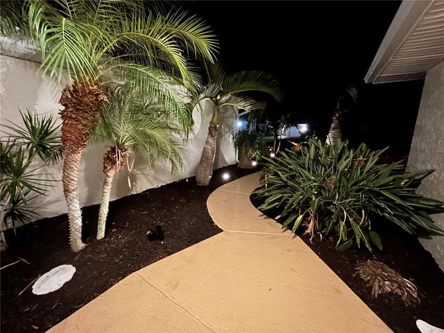 8611 51ST AVENUE W, Bradenton, FL 34210